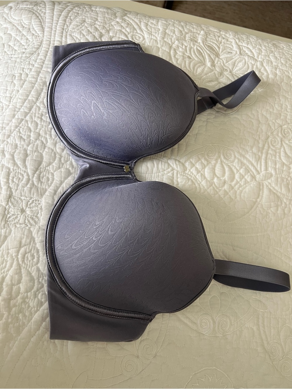 Breezies Strapless Molded Bra in Plum